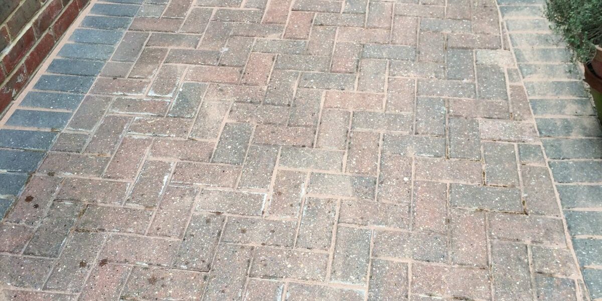 block-paving-cleaning-crawley-sussex__after