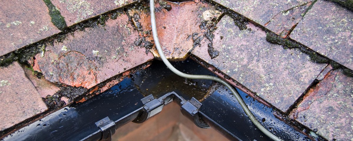 The gutter clear and draining.