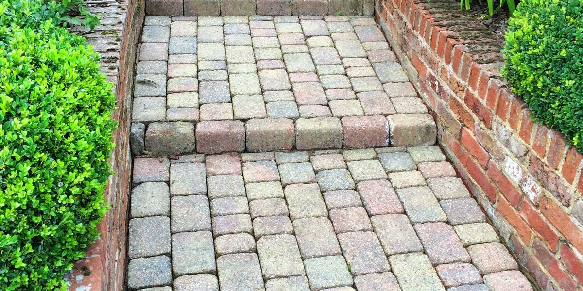 swimming-pool-patio-cleaning-guildford__featured